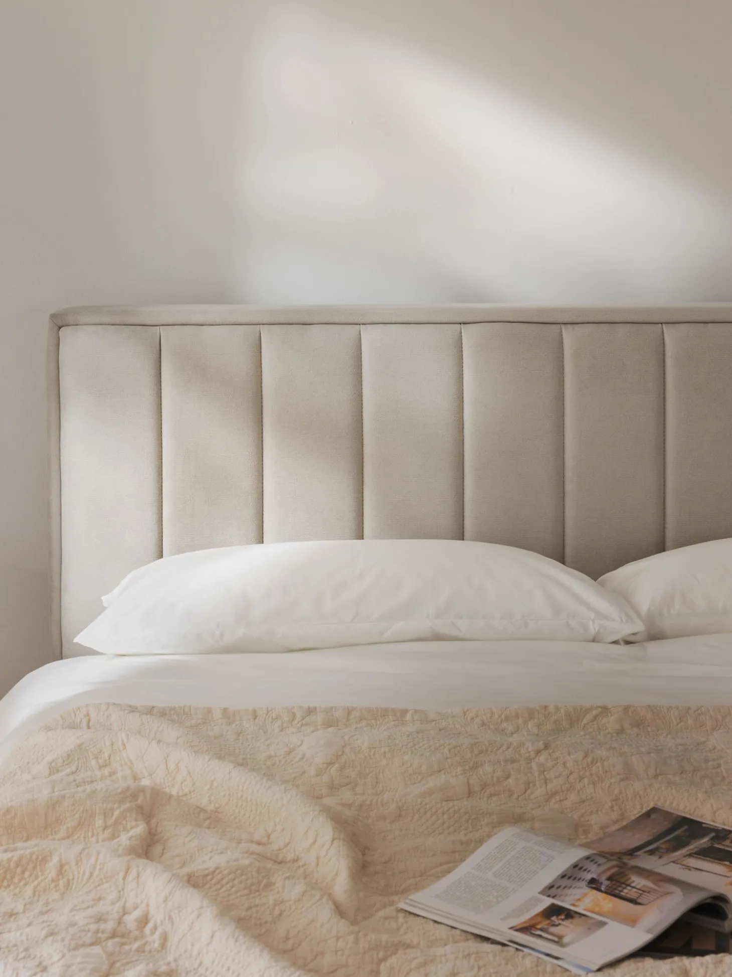 Cama Continental Livia, Con Espacio De Almacenamiento