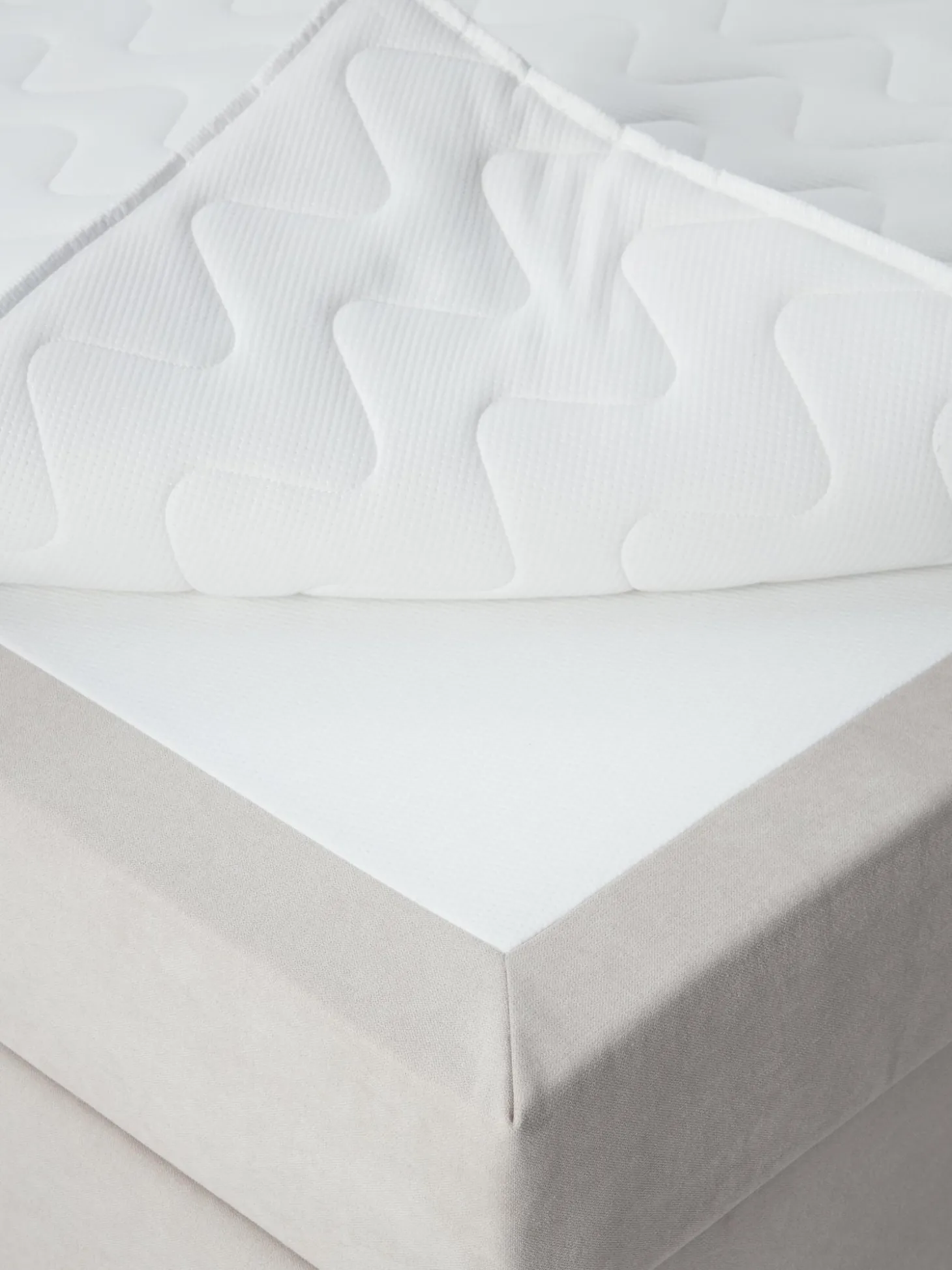 Cama Continental Livia, Con Espacio De Almacenamiento