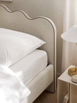 Cama Tapizada Romy, Con Cabecero