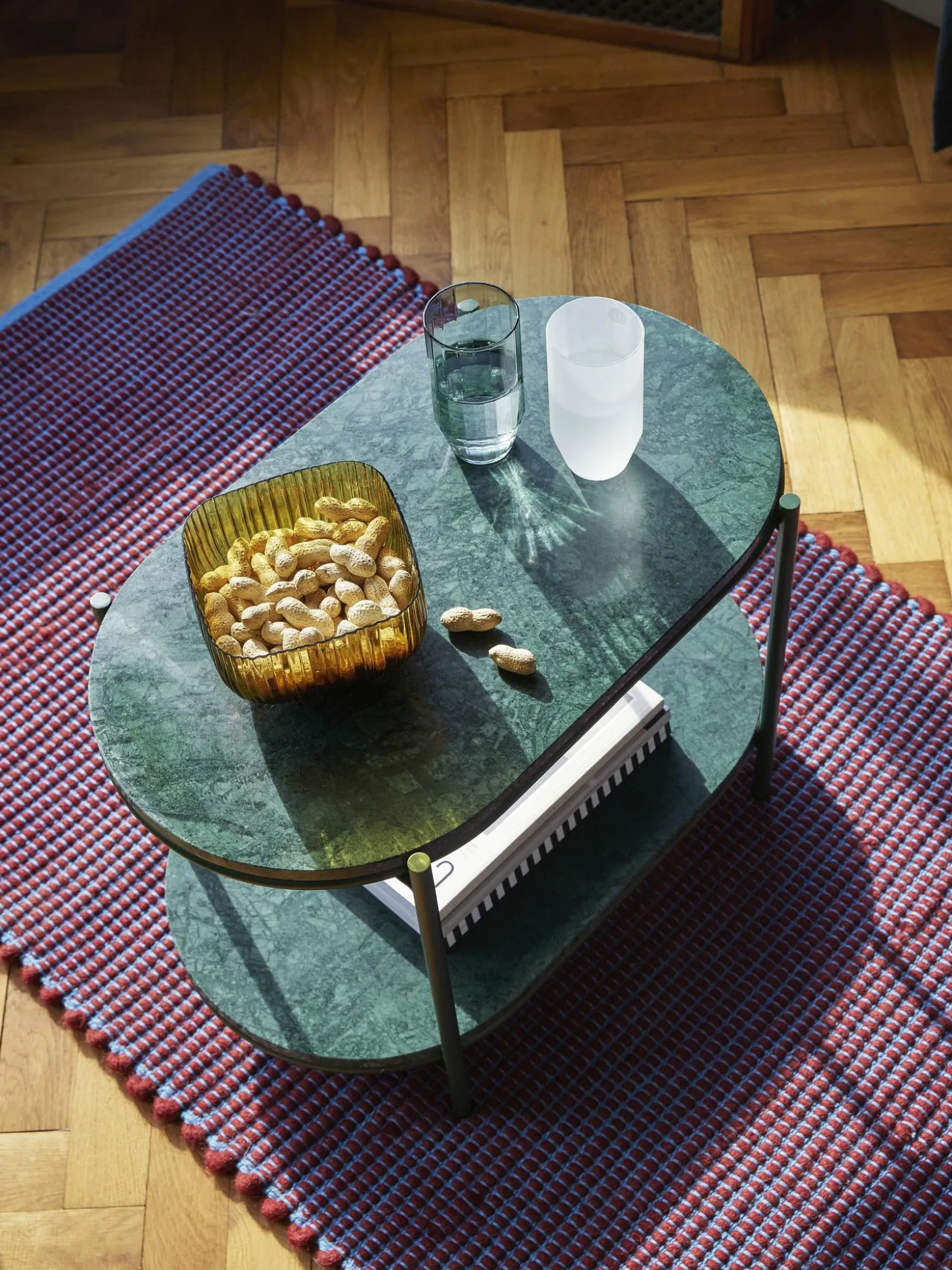 Mesa Auxiliar Ovalada De Marmol Nusa