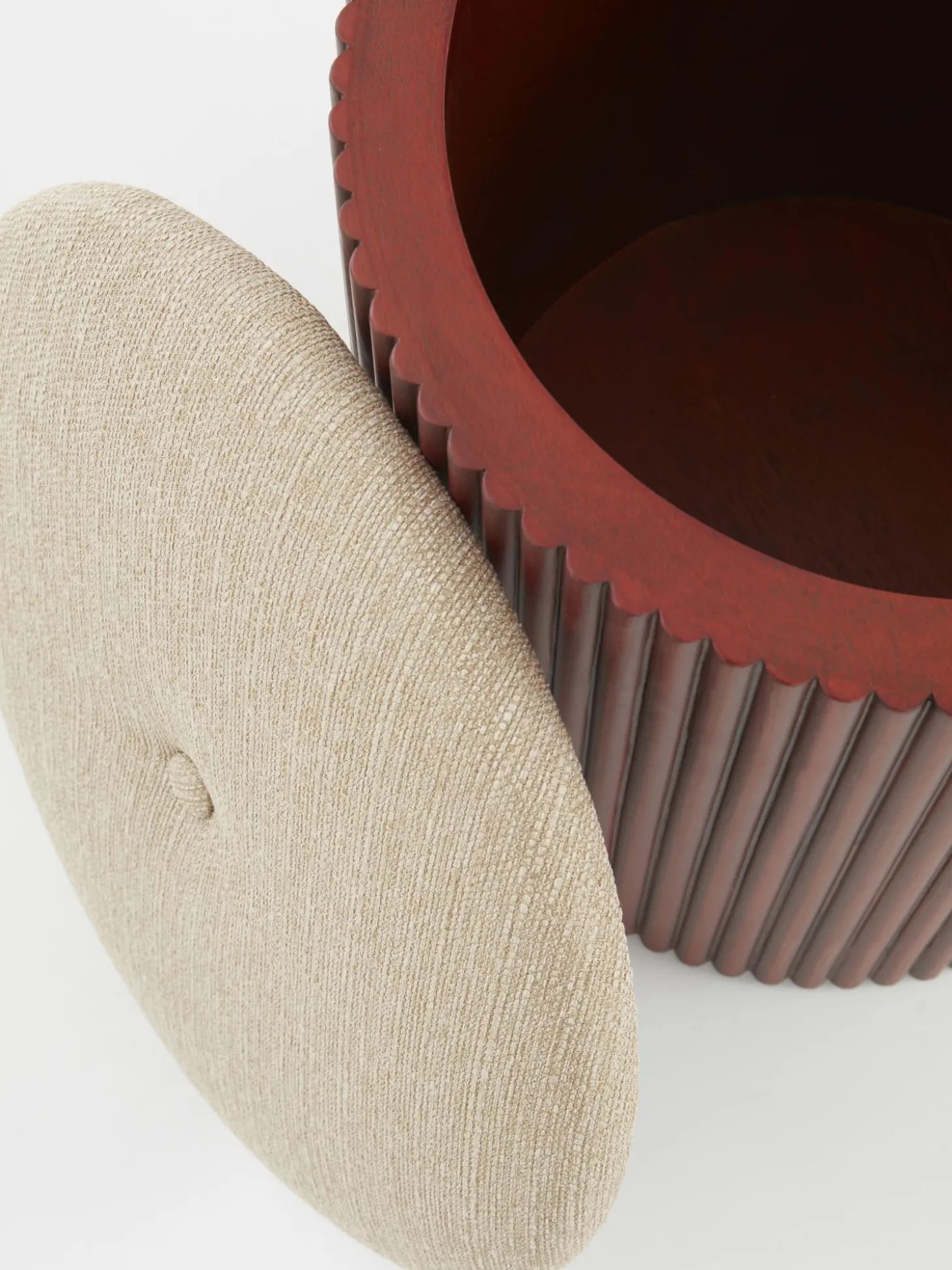 Puf De Madera Darwin, Con Espacio De Almacenamiento