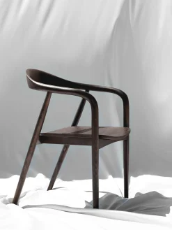 Silla Con Reposabrazos De Madera Angelina