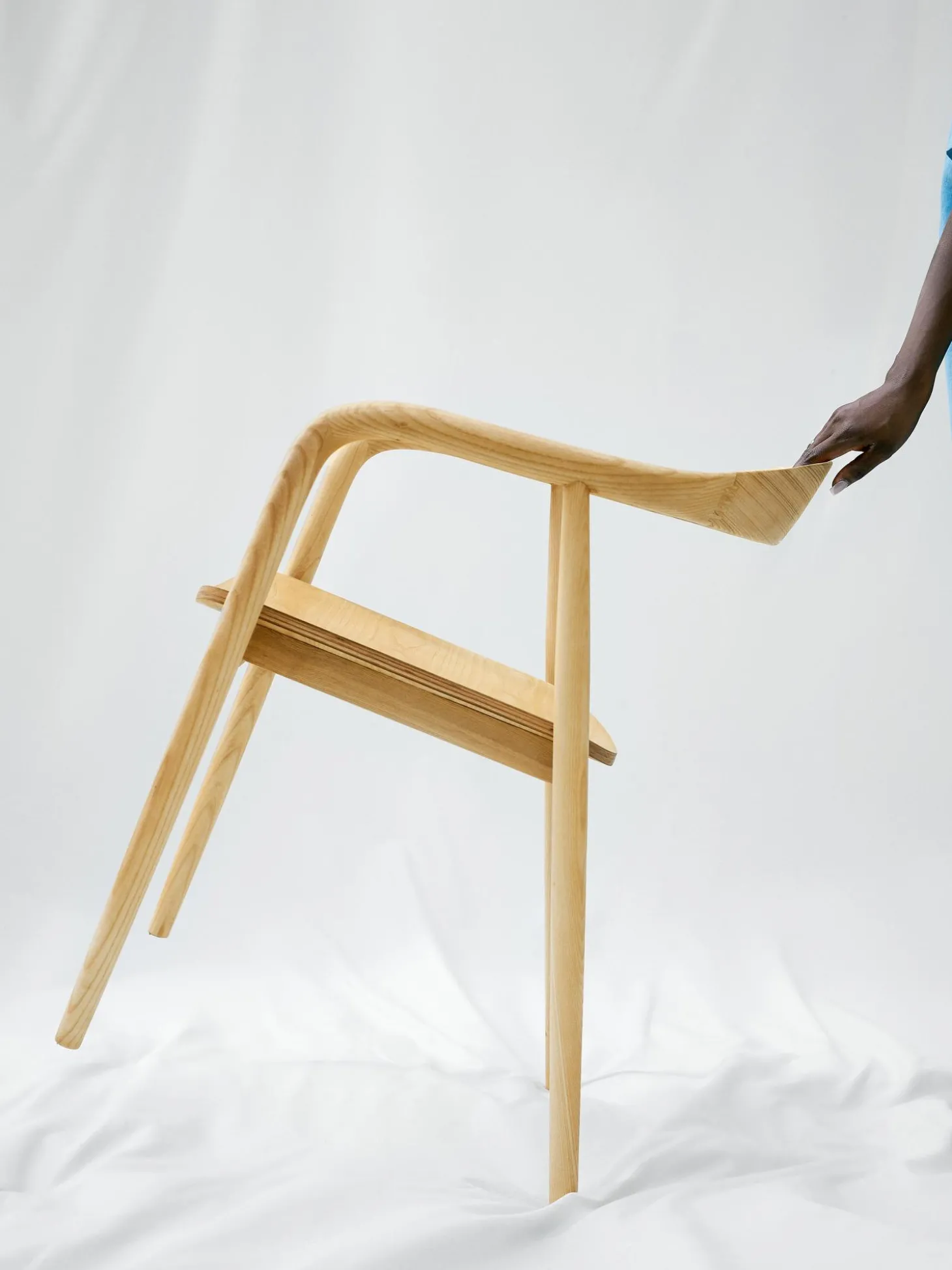 Silla Con Reposabrazos De Madera Angelina