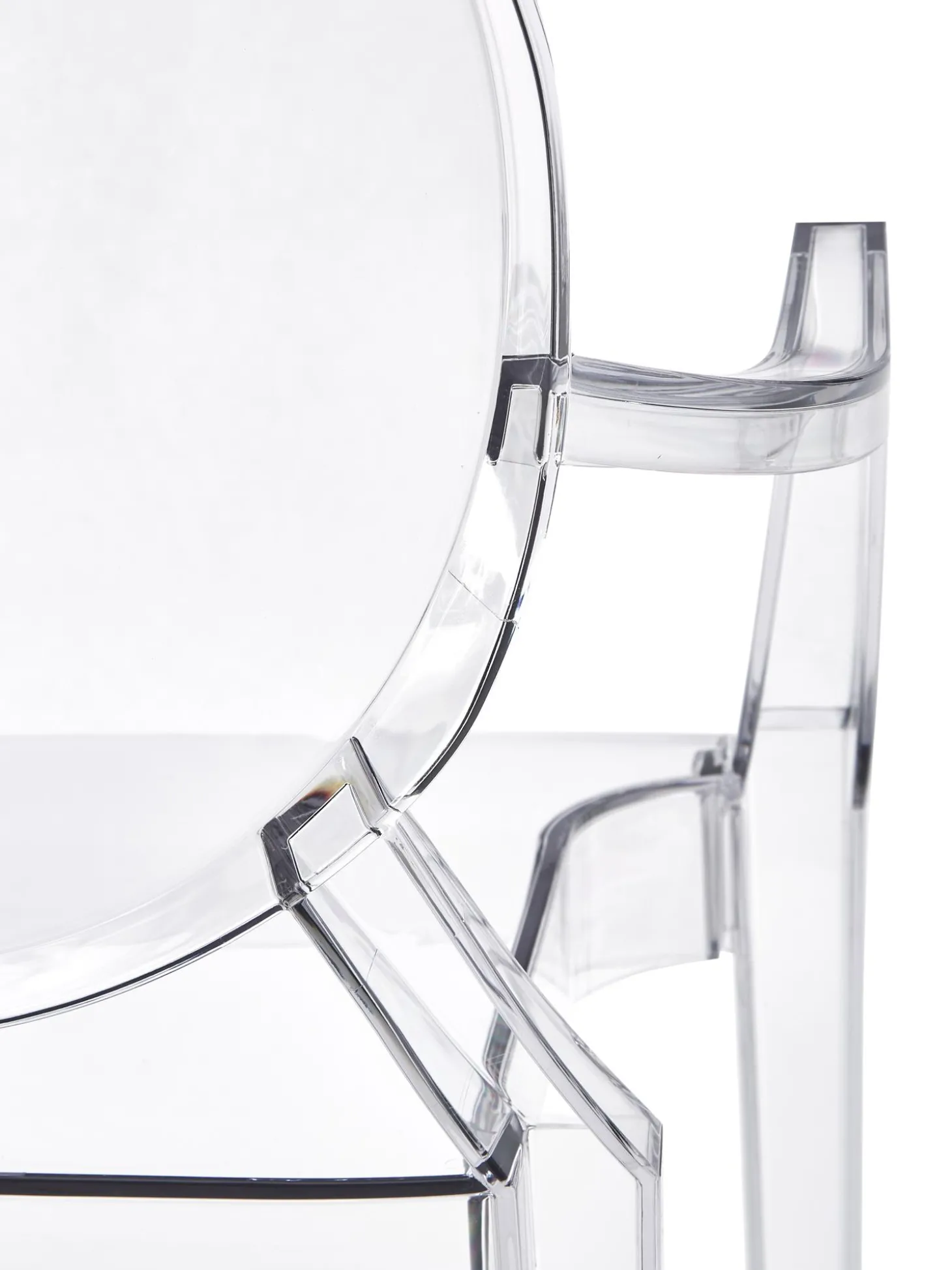 Silla Con Reposabrazos De Diseno Louis Ghost