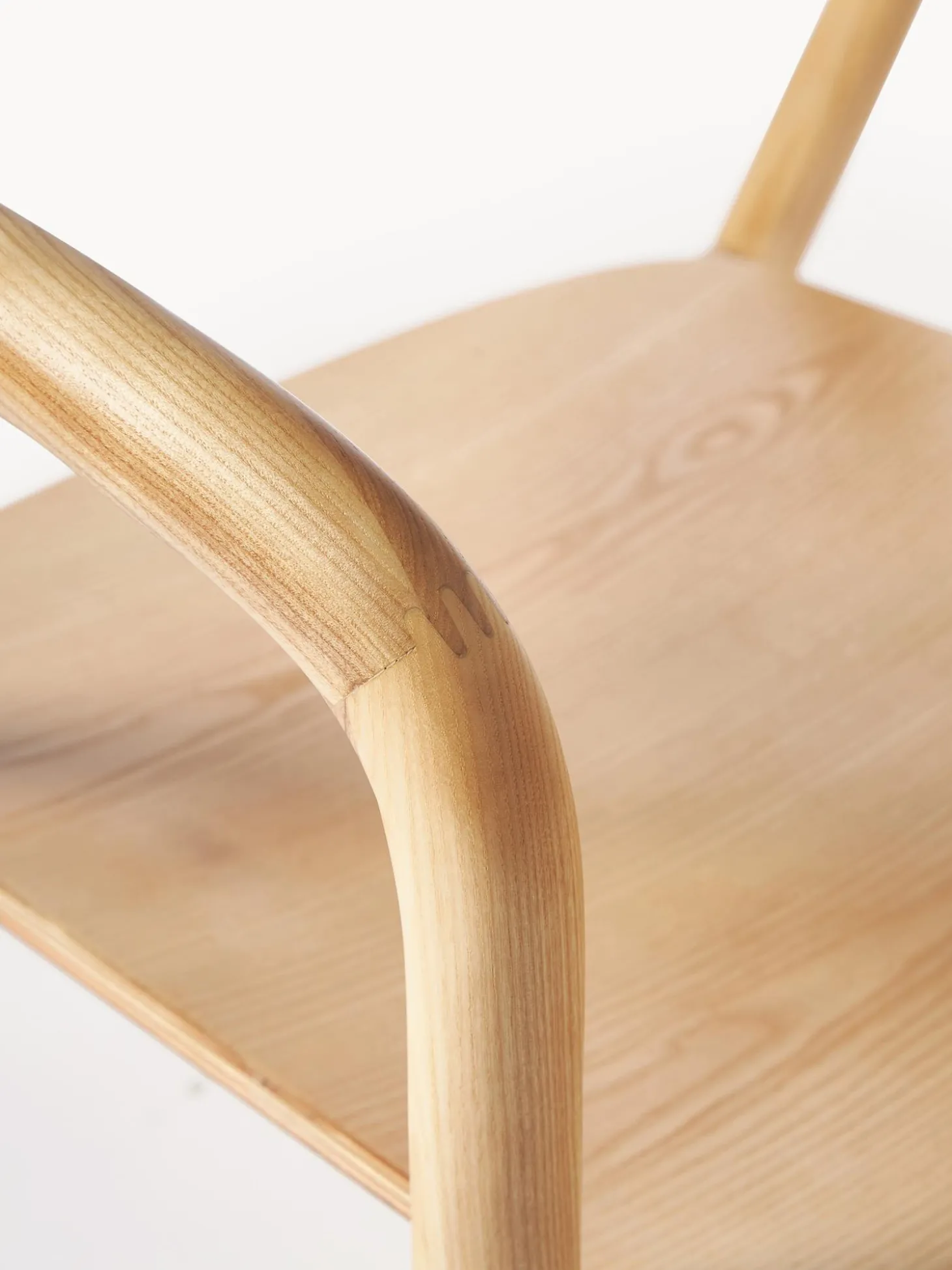 Silla Con Reposabrazos De Madera Angelina