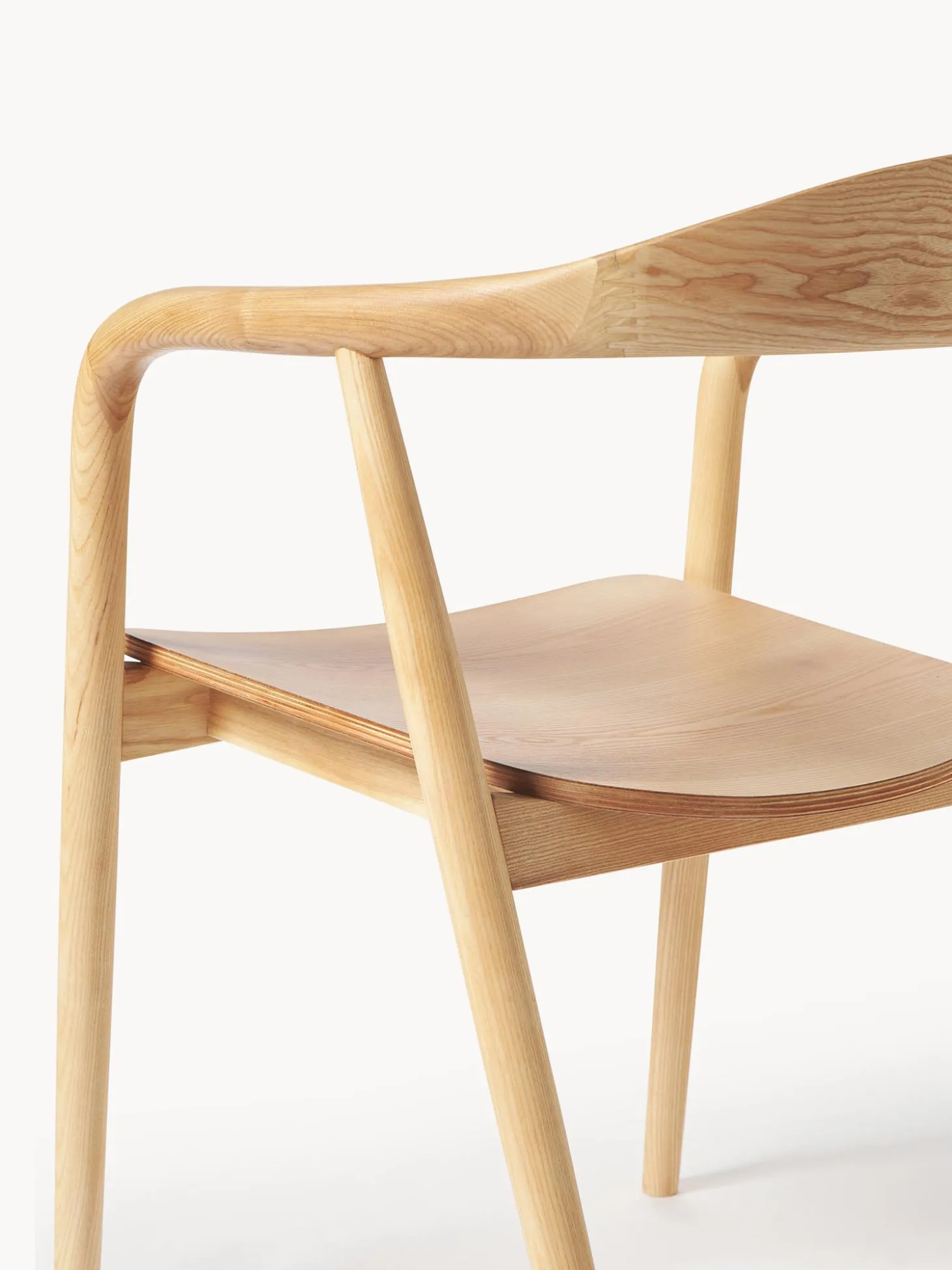 Silla Con Reposabrazos De Madera Angelina