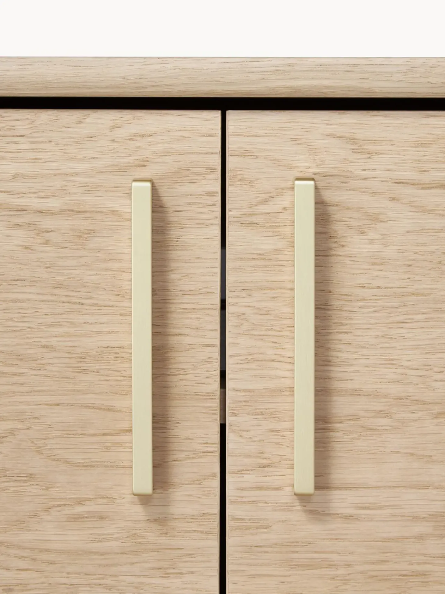 Aparador Con Puertas De Roble Diana