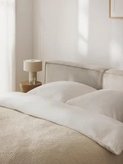 Cama Tapizada En Pana Lennon