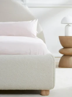 Cama Tapizada En Tejido Boucle Ebba