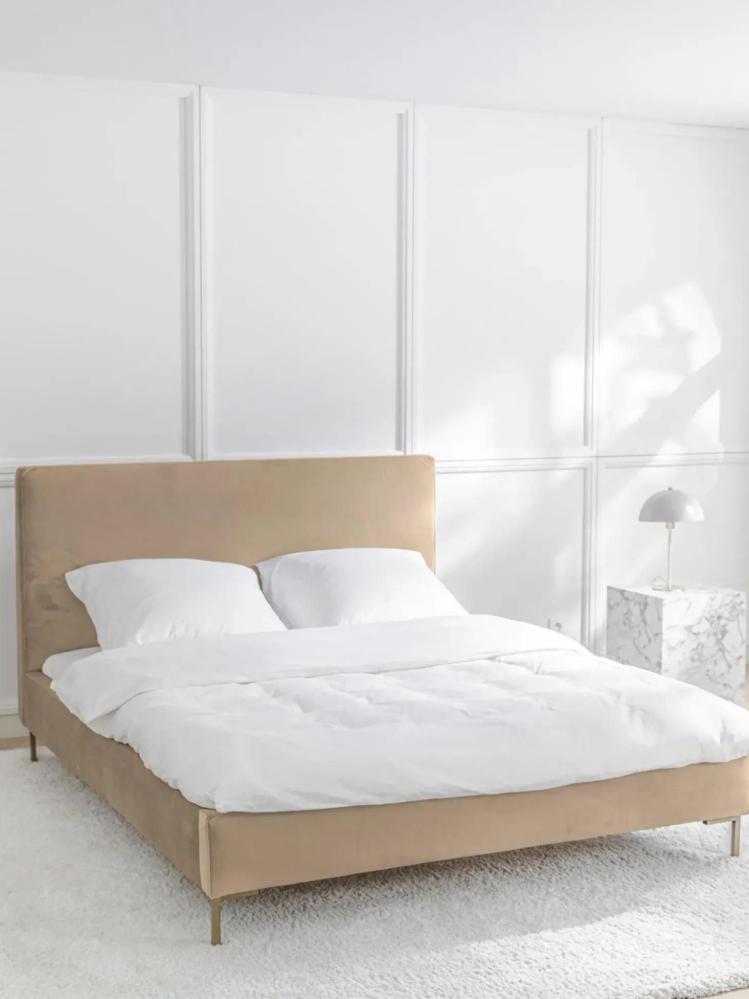 Cama Tapizada En Terciopelo Peace