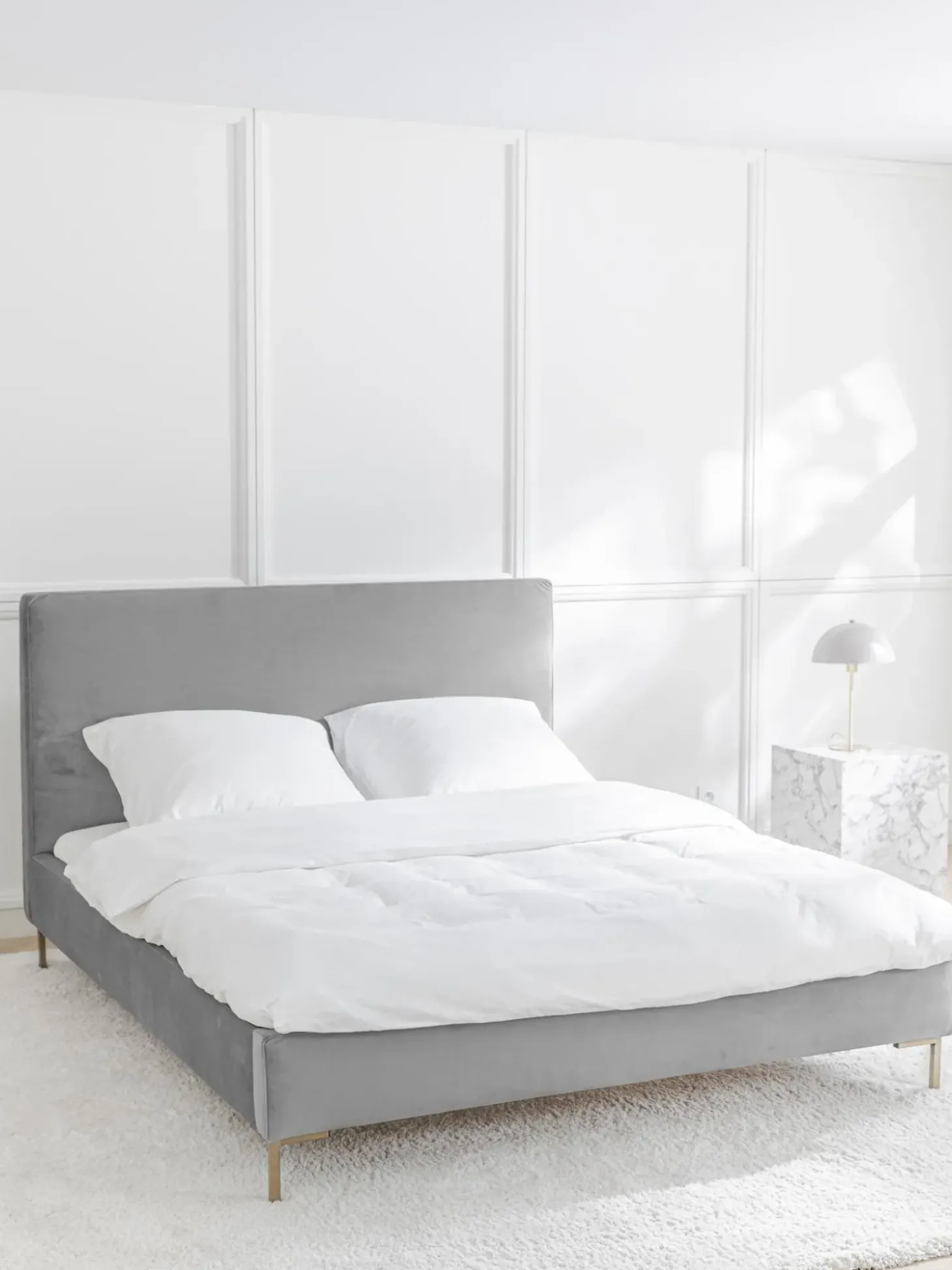 Cama Tapizada En Terciopelo Peace