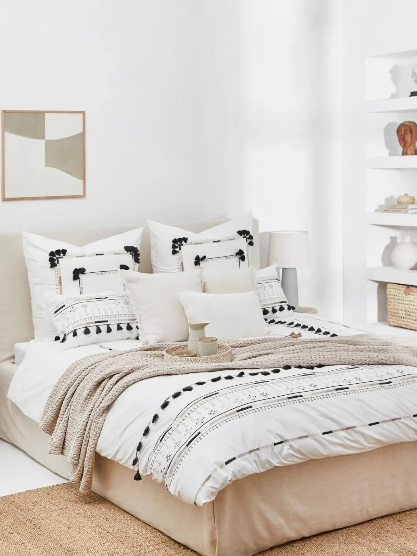 Cama Tapizada Feather, Con Espacio De Almacenamiento