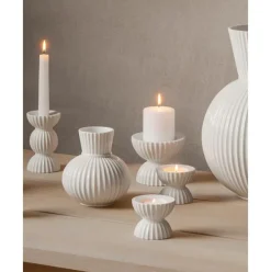 Candelabro De Porcelana Con Relieves Tura