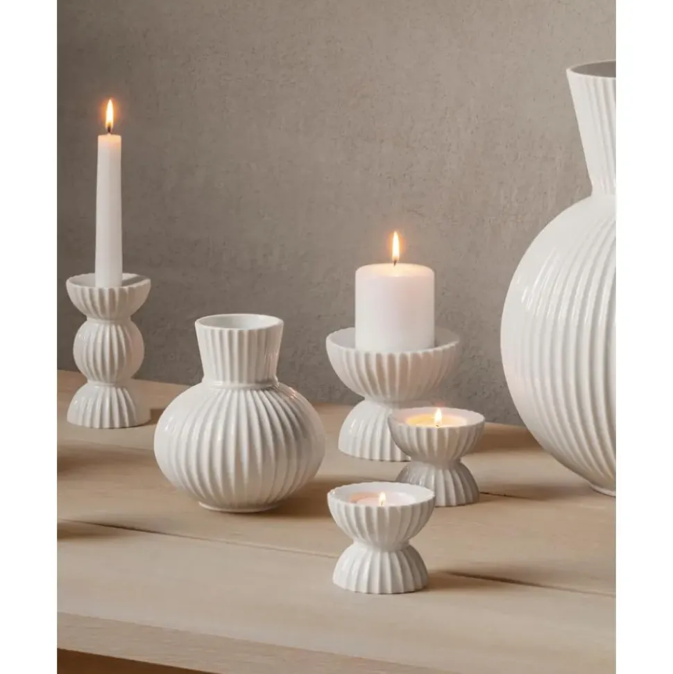 Candelabro De Porcelana Con Relieves Tura