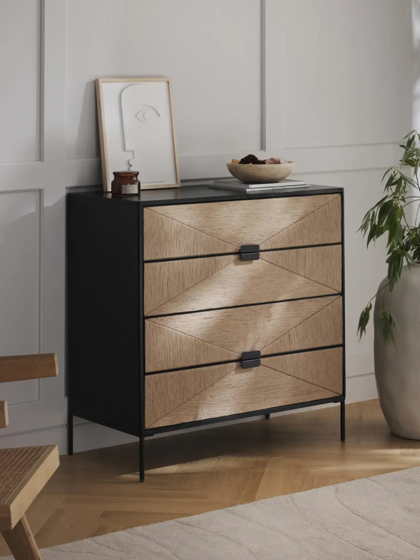 Comoda Con Cajones De Madera De Mango Maciza June