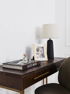 Consola En Acacia Clase