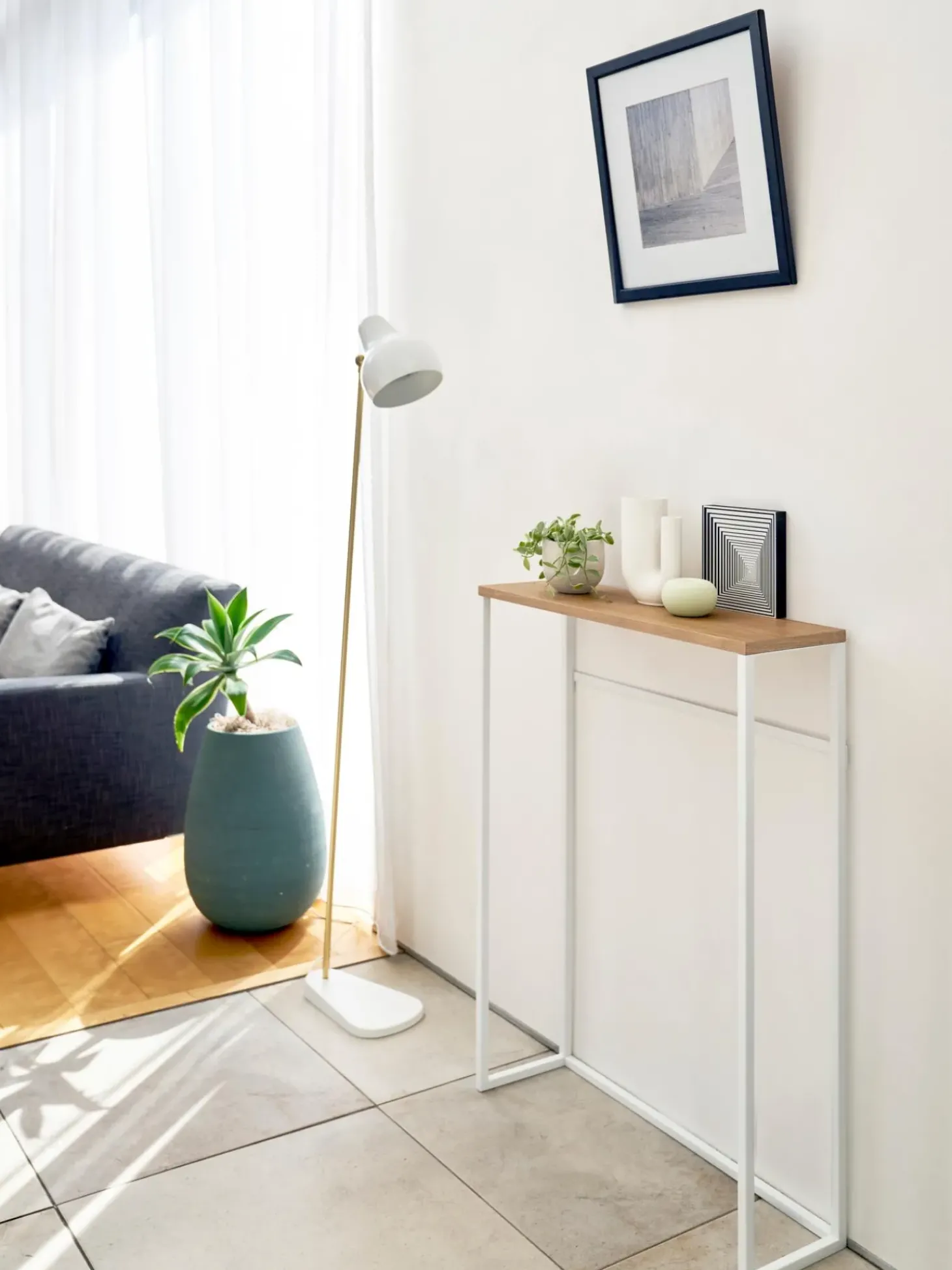 Consola Estrecha De Metal Con Ganchos Tower