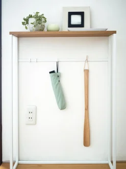 Consola Estrecha De Metal Con Ganchos Tower