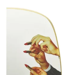 Espejo De Pared De Diseno Lipsticks