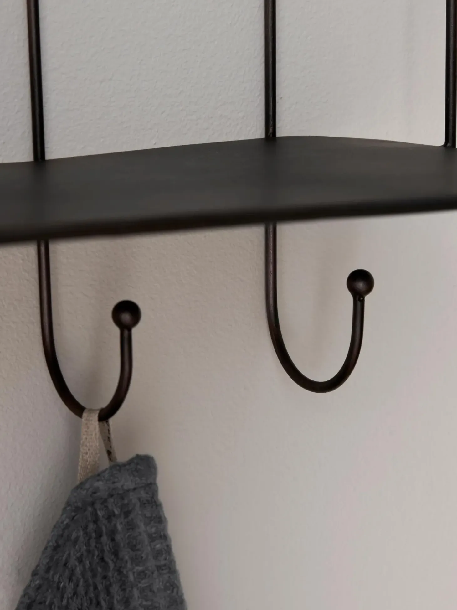 Estante De Pared Con Ganchos De Metal Hebda