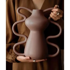 Jarron En Forma Organica De Diseno Luvi