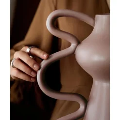 Jarron En Forma Organica De Diseno Luvi