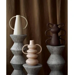 Jarron En Forma Organica De Diseno Luvi