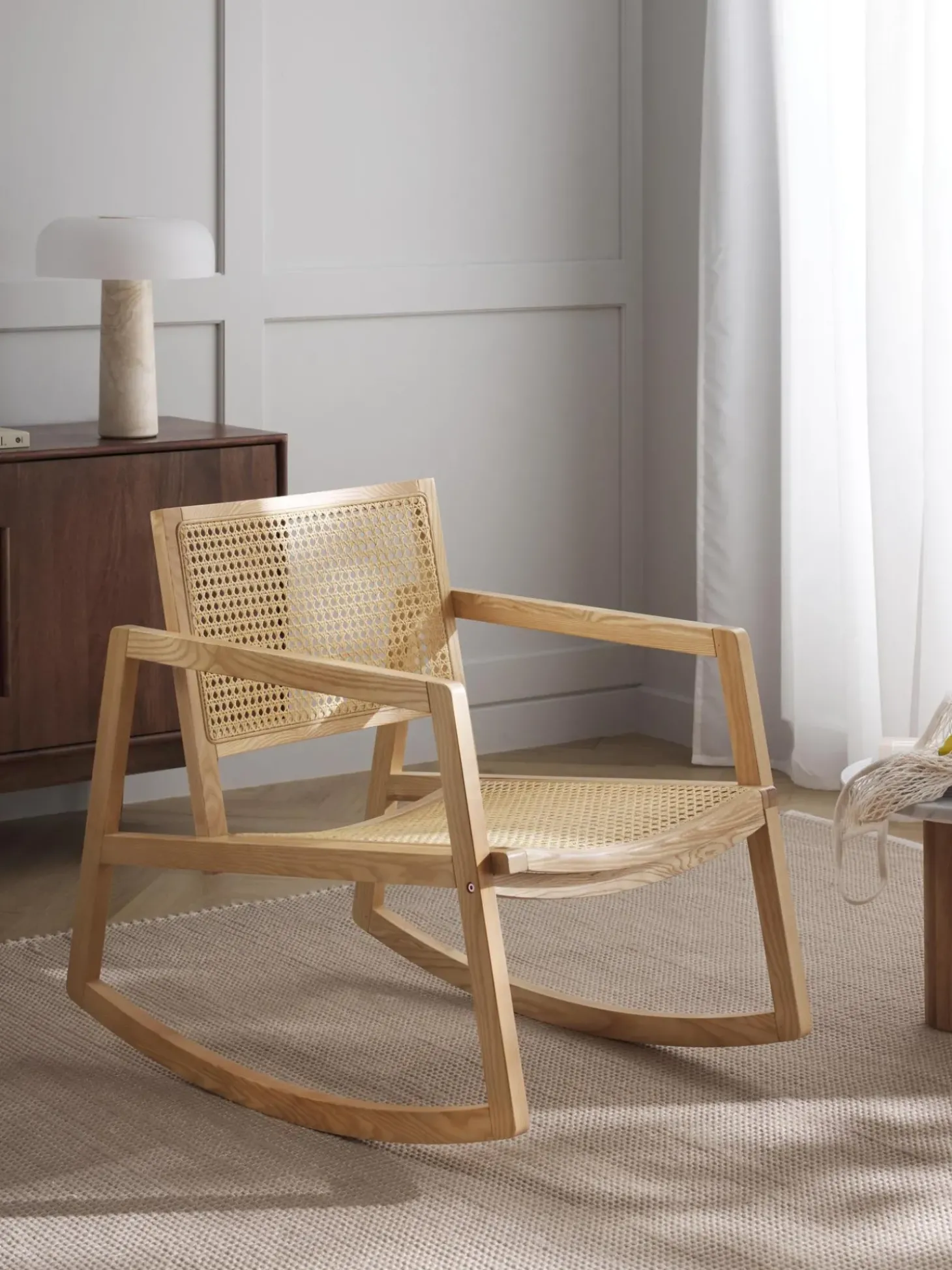 Mecedora De Madera De Fresno Con Tejido Vienes Craig