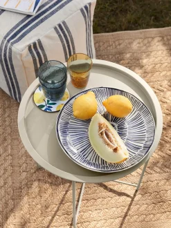 Mesa Auxiliar Con Bandeja Redonda De Metal Sangro