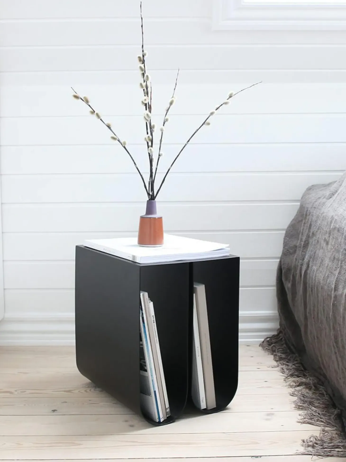 Mesa Auxiliar De Metal Curved