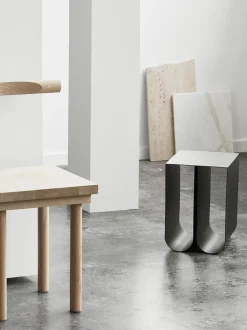 Mesa Auxiliar De Metal Curved