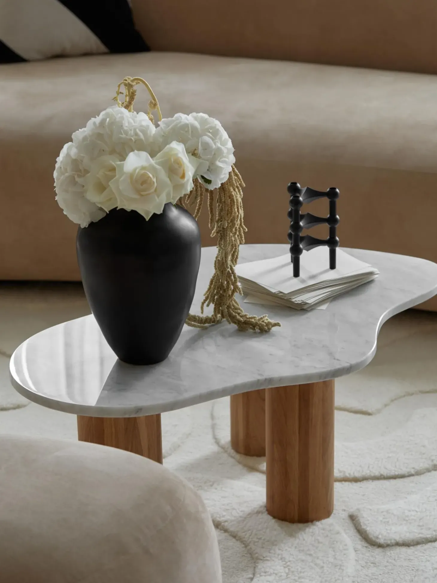 Mesa De Centro De Marmol Con Forma Organica Naruto