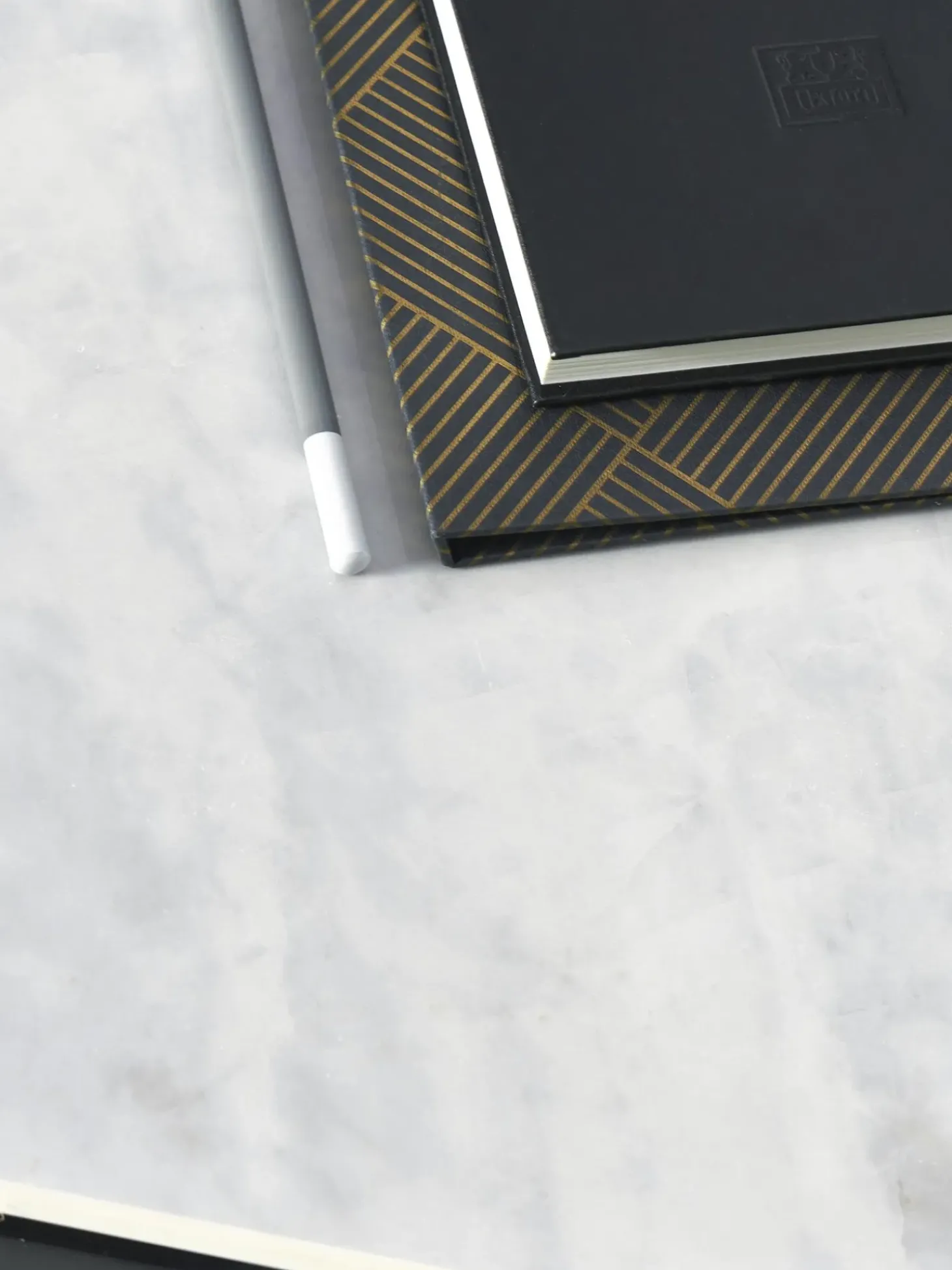 Mesa De Comedor En Look Marmol Jackson, Tamanos Diferentes