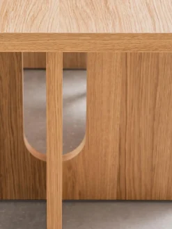 Mesa De Comedor En Madera Clara Androgyne, Tamanos Diferentes