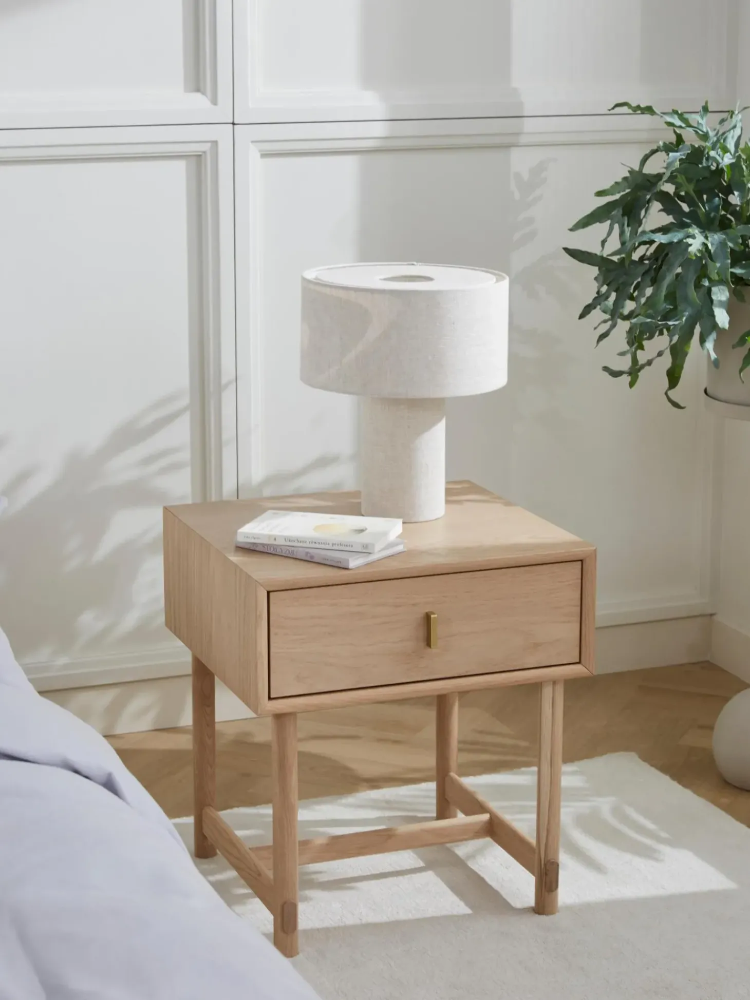 Mesilla De Noche Con Cajon De Roble Diana