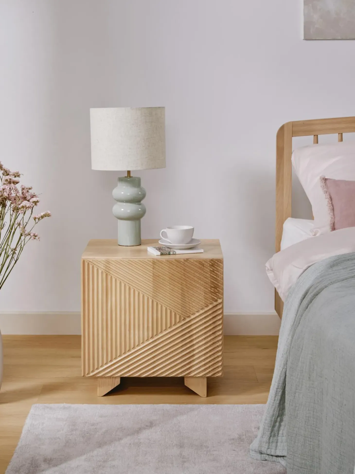 Mesilla De Noche De Madera De Fresno Maciza Louis