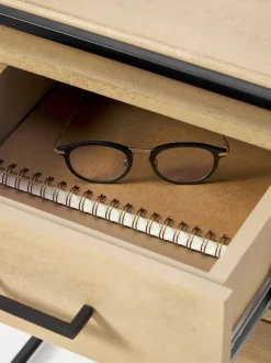 Mesilla De Noche Lyle