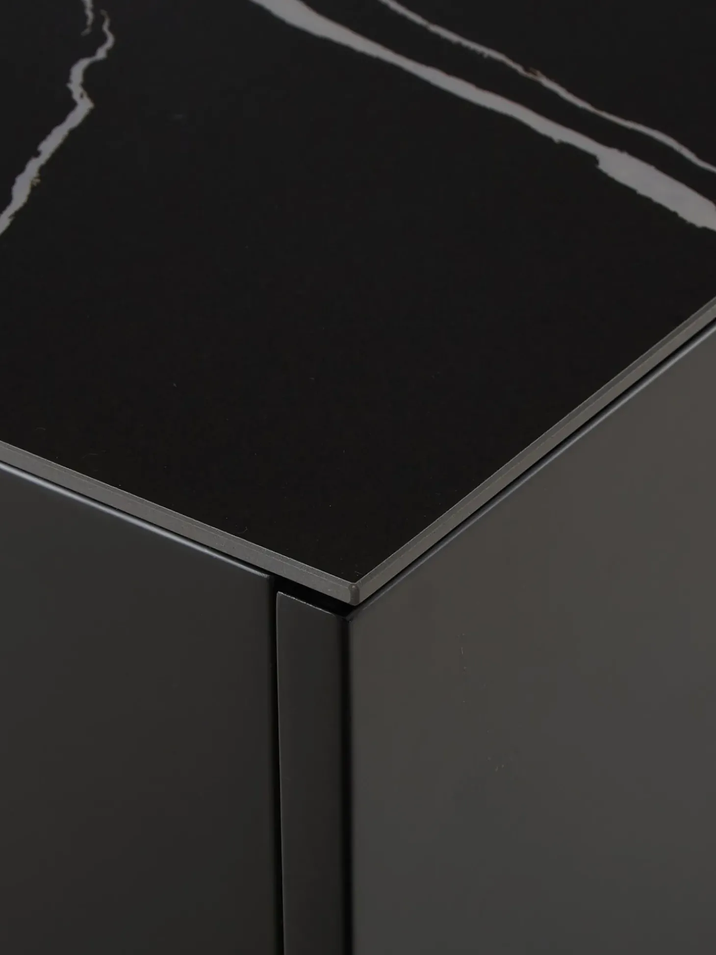 Mueble De Tv Fione, Con Tablero En Efecto Marmol