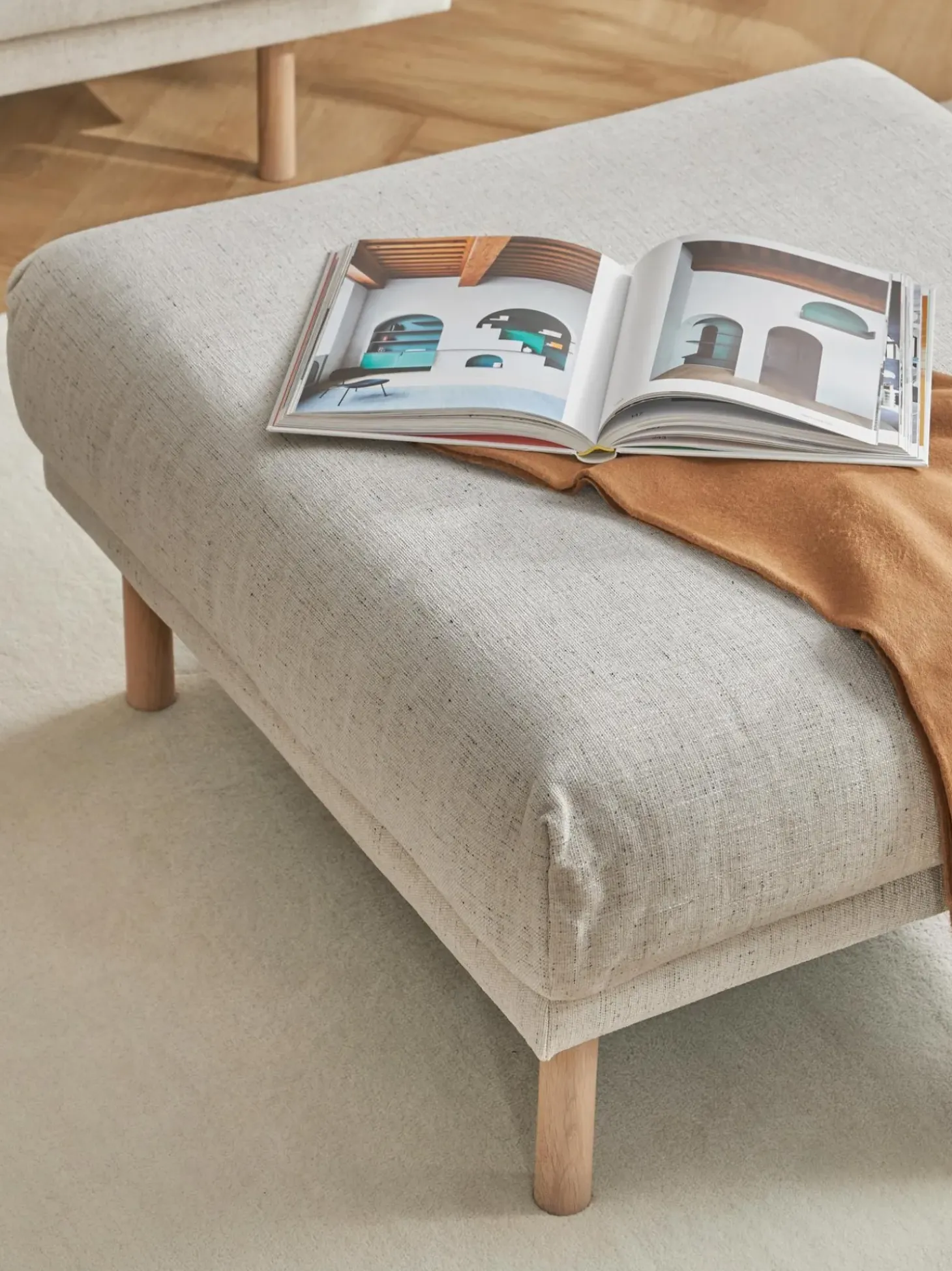 Reposapies Puf Adrian