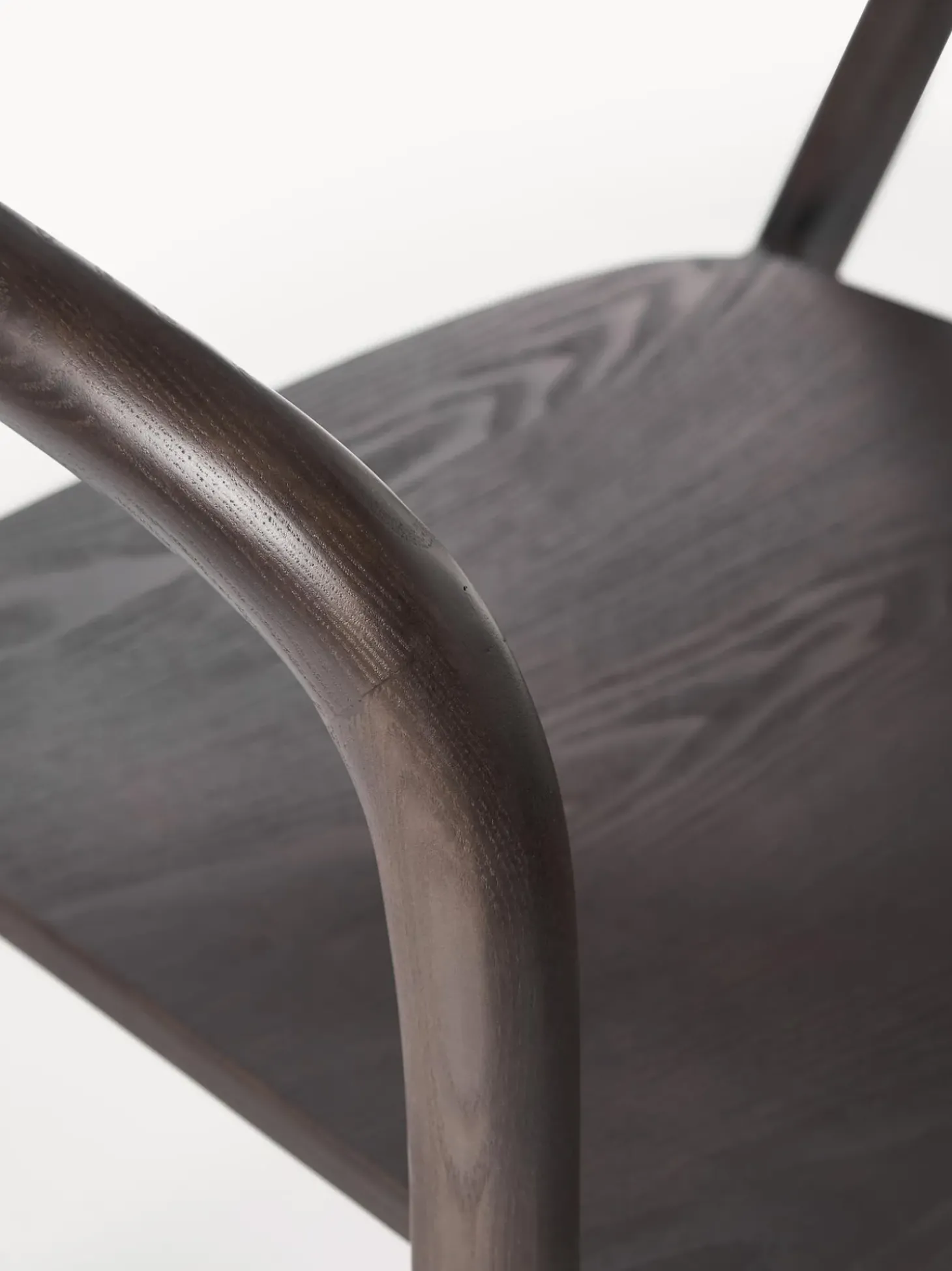 Silla Con Reposabrazos De Madera Angelina