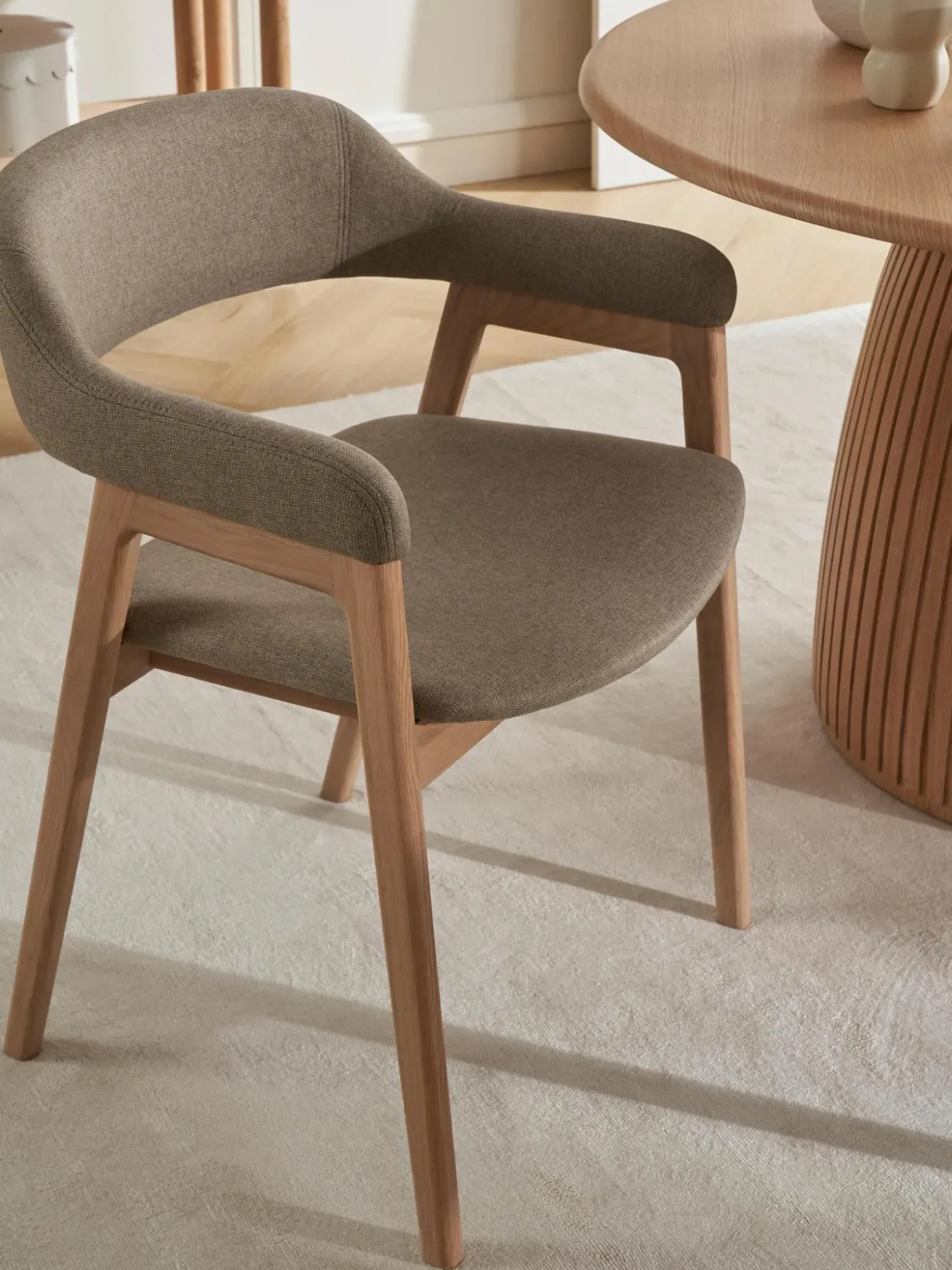 Silla Con Reposabrazos De Madera Santiano