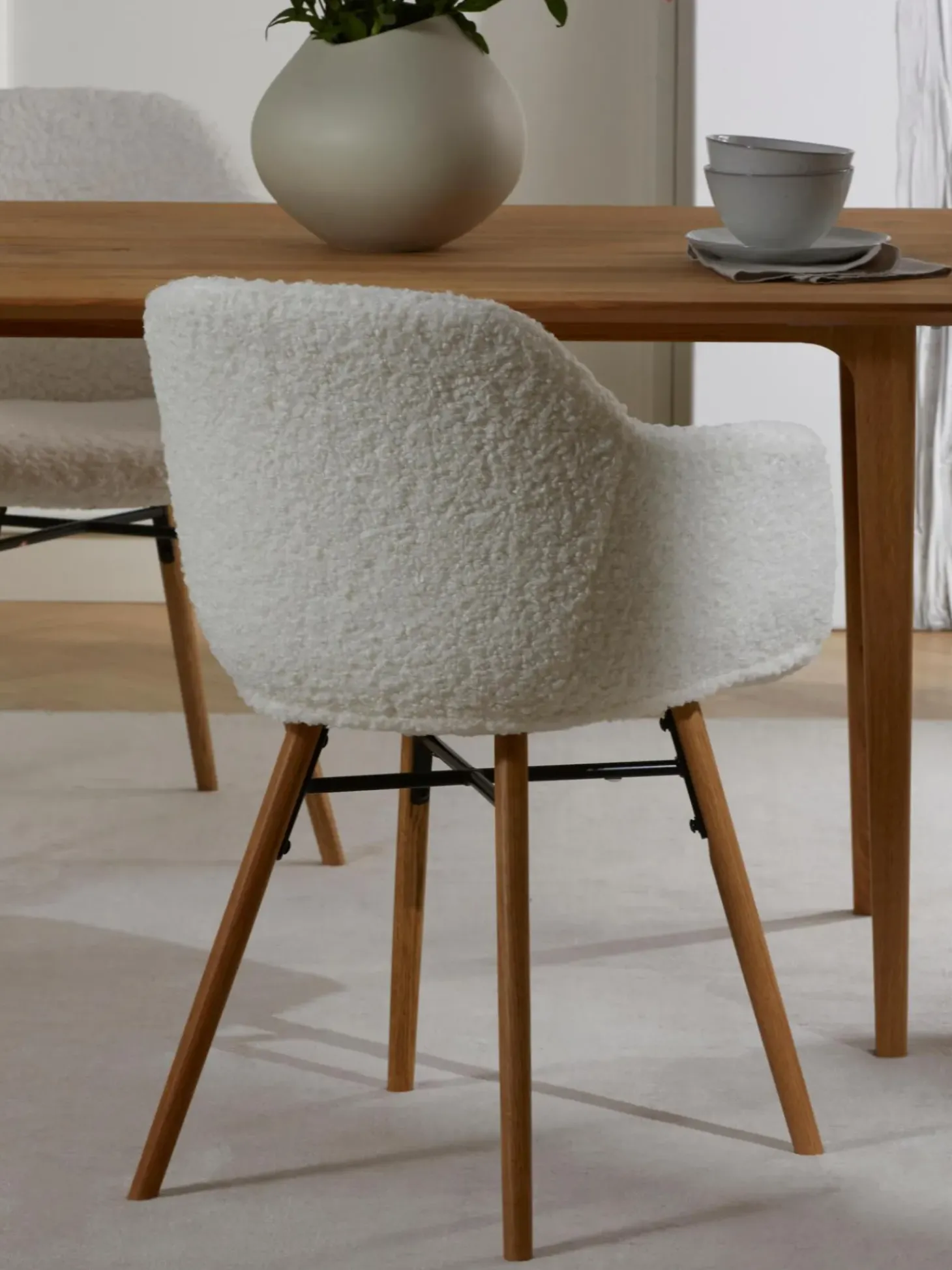 Silla Con Reposabrazos Pequena De Cuero Sintetico Fiji